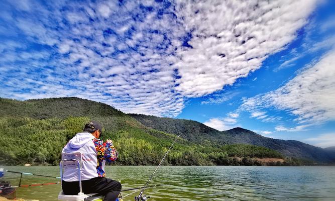 《灵山奇缘》游戏中的钓鱼攻略（探索灵山奇缘世界）