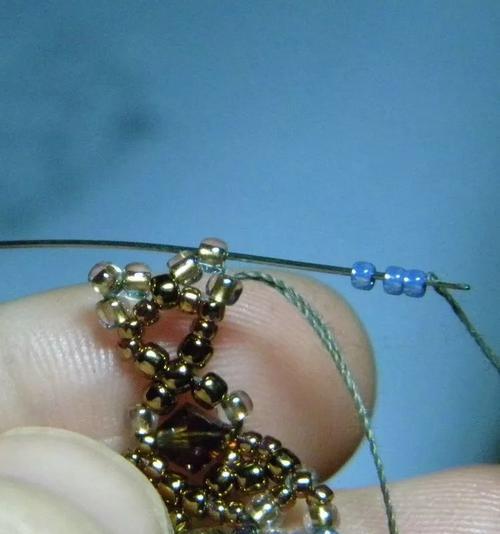 魔兽世界中蓝色品质项链的获取途径有哪些？