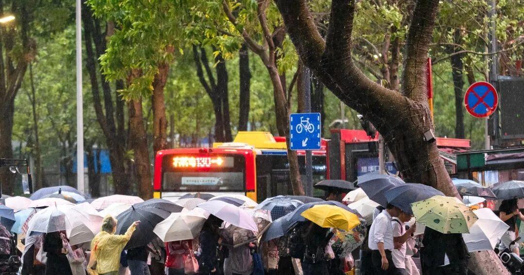 广东暴雨中场休息，接着又要放大招，广州最新天气预报